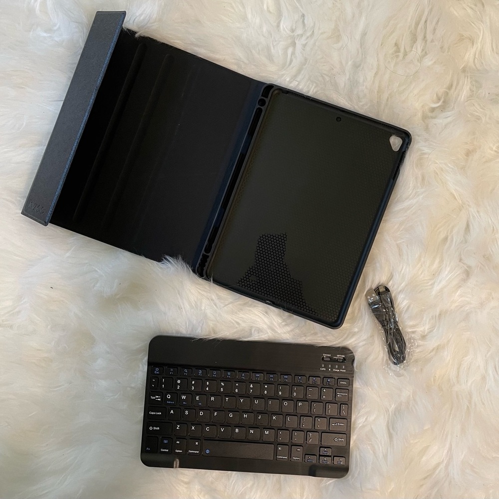 IPad Case and Wireless keyboard